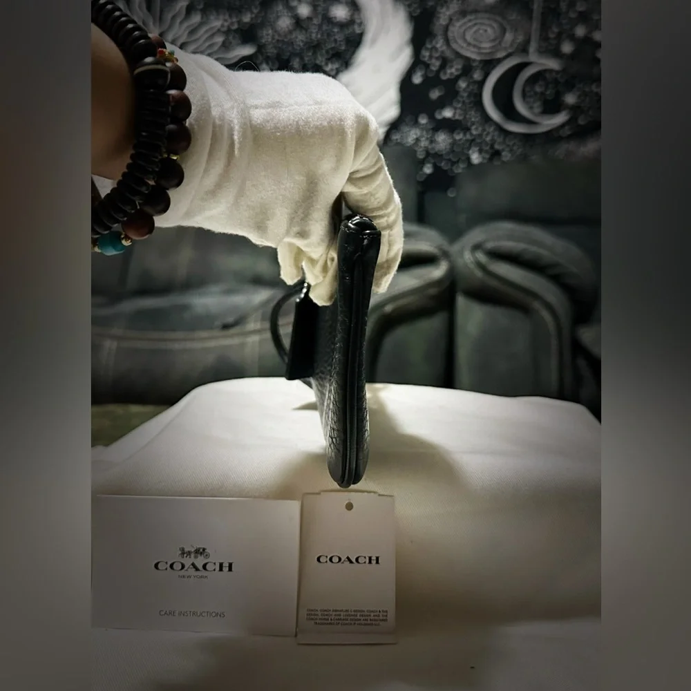 Vintage Y2K Coach clutch wallet Black soft Leather Wristlet with Silver Accents - Picture 9 of 13